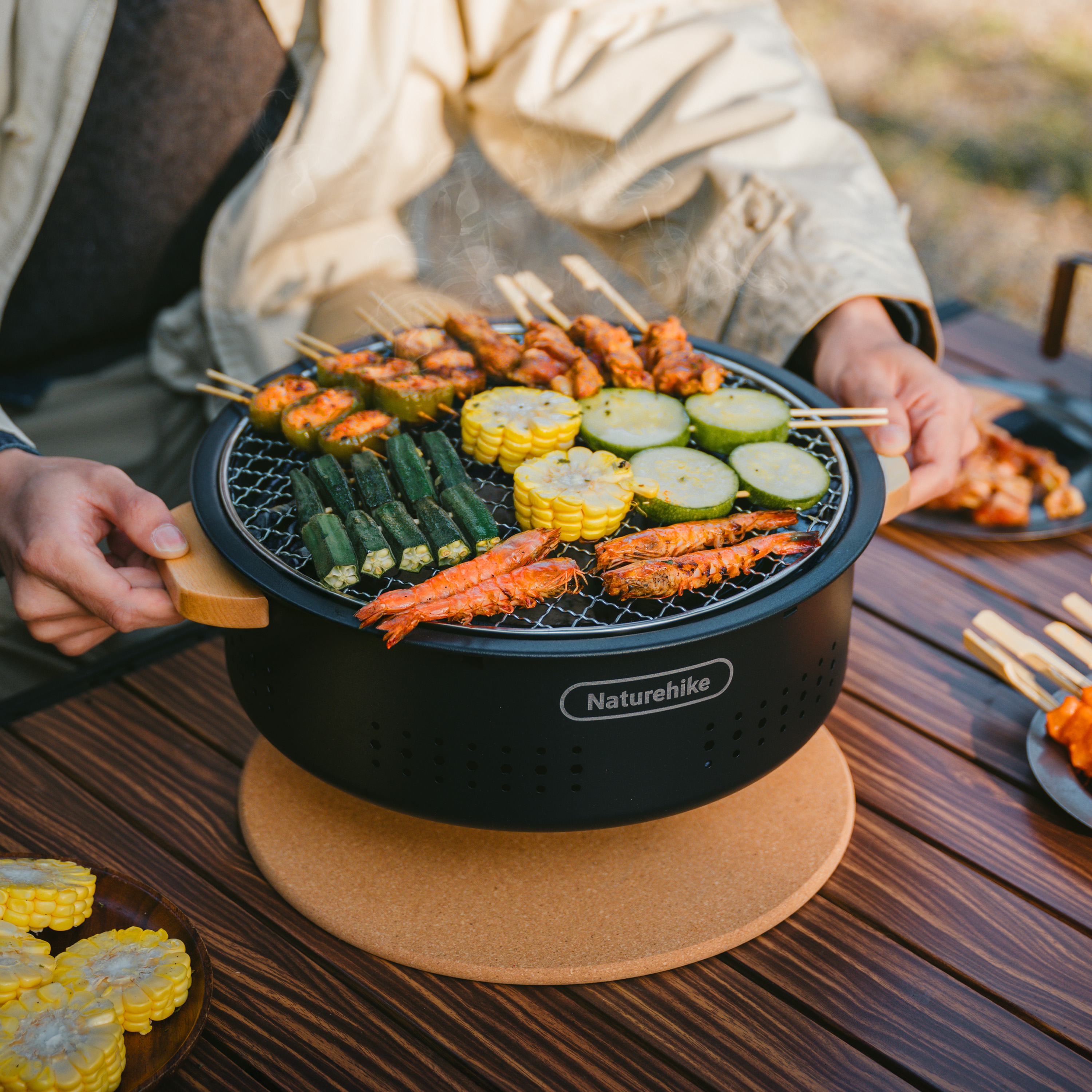 Naturehike stolný okrúhly gril Moyan - 2,3 kg